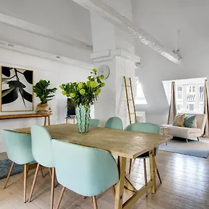Sanders Main - Endearing Two-bedroom Duplex With A Balcony Next To Magical Nyhavn Apartment Copenhagen